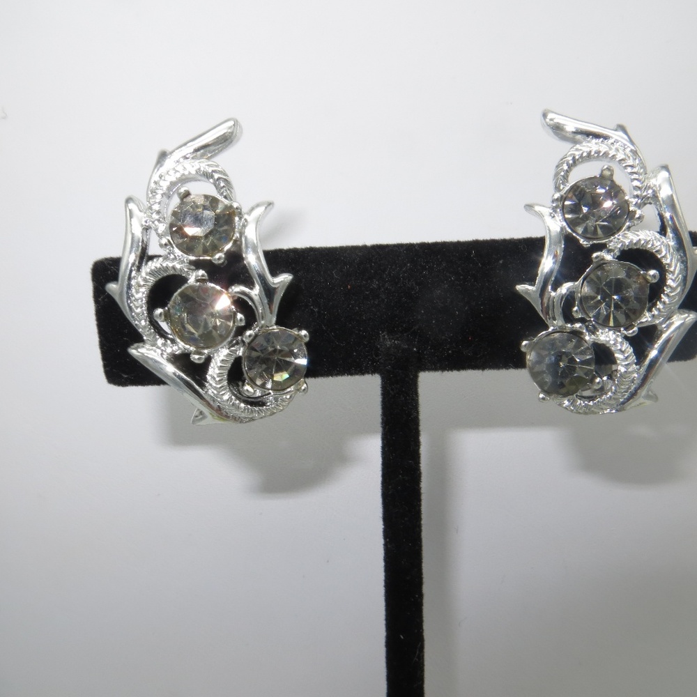 Vintage Sarah Coventry Necklace and Earring Set - Picture 2 of 8